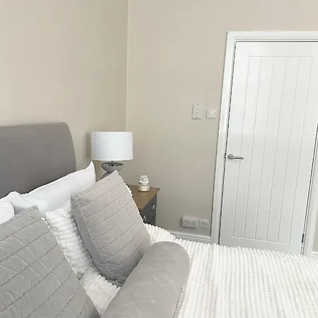Spacious Townhouse In The Heart Of Malton